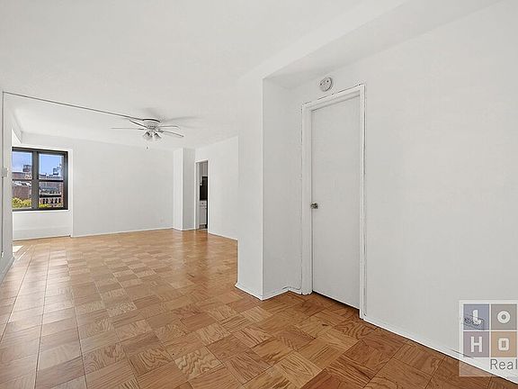 4th image of 417 Grand St Unit F702