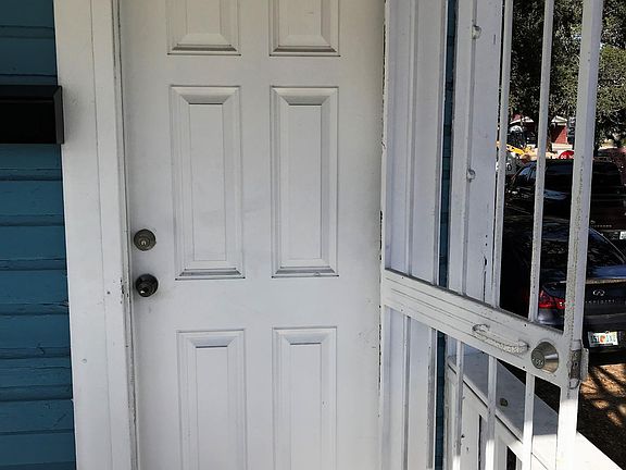 4th image of 1916 E Columbus Dr APT A