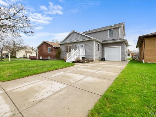 83 Margaret Rd, Amherst, NY 14226
