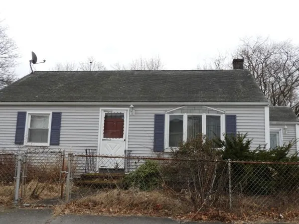 20 Parsons St, Peabody, MA 01960