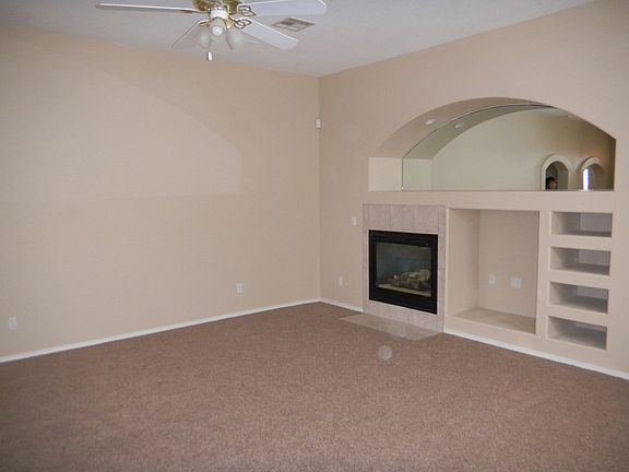 4th image of 2162 E Amber Dr