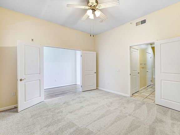 3rd image of 150 S San Fernando Blvd Unit 305
