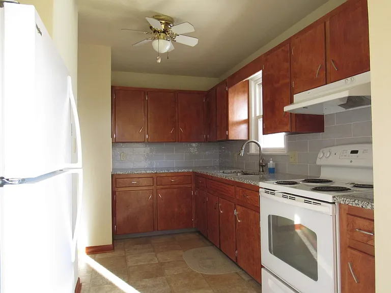 960 Stony Bridge Dr — Photo 5