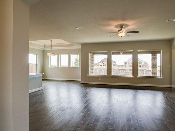 2nd image of 1109 Stonewall Dr