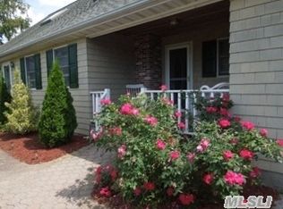2117 Sound Ave, Baiting Hollow, NY 11933