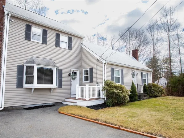 11 Worcester St, Taunton, MA 02780