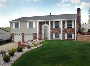 8994 Delaware Dr, North Huntingdon, PA 15642
