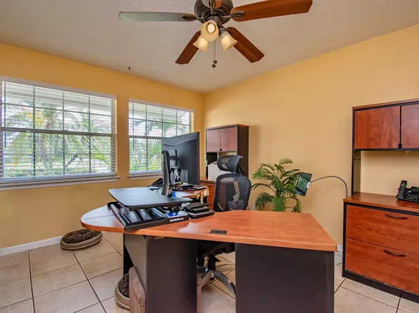 5064 El Claro Circle, West Palm Beach, FL 33415