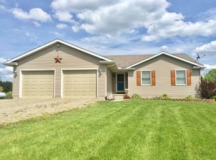 10189 New Rd, North East, PA 16428