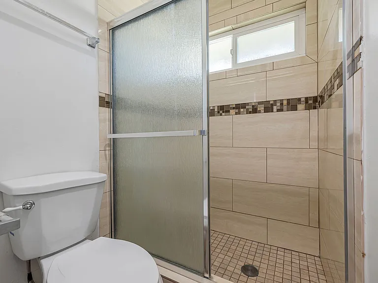 1139 N Shattuck St — Photo 25