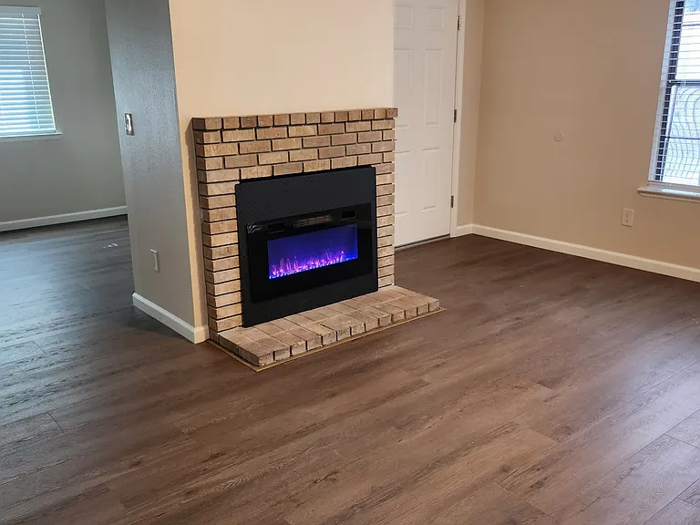 2309 N 10th Ave — Photo 3