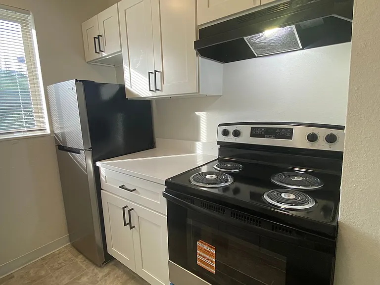 1 Bedroom Apartments In Downtown Tacoma! — Photo 10