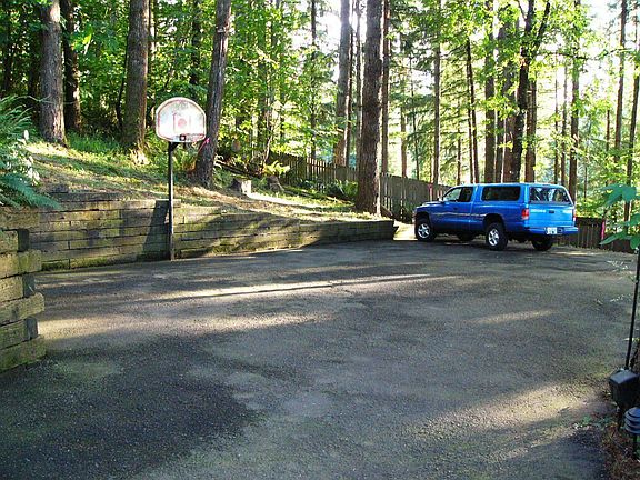 BB Court/Xtra parking