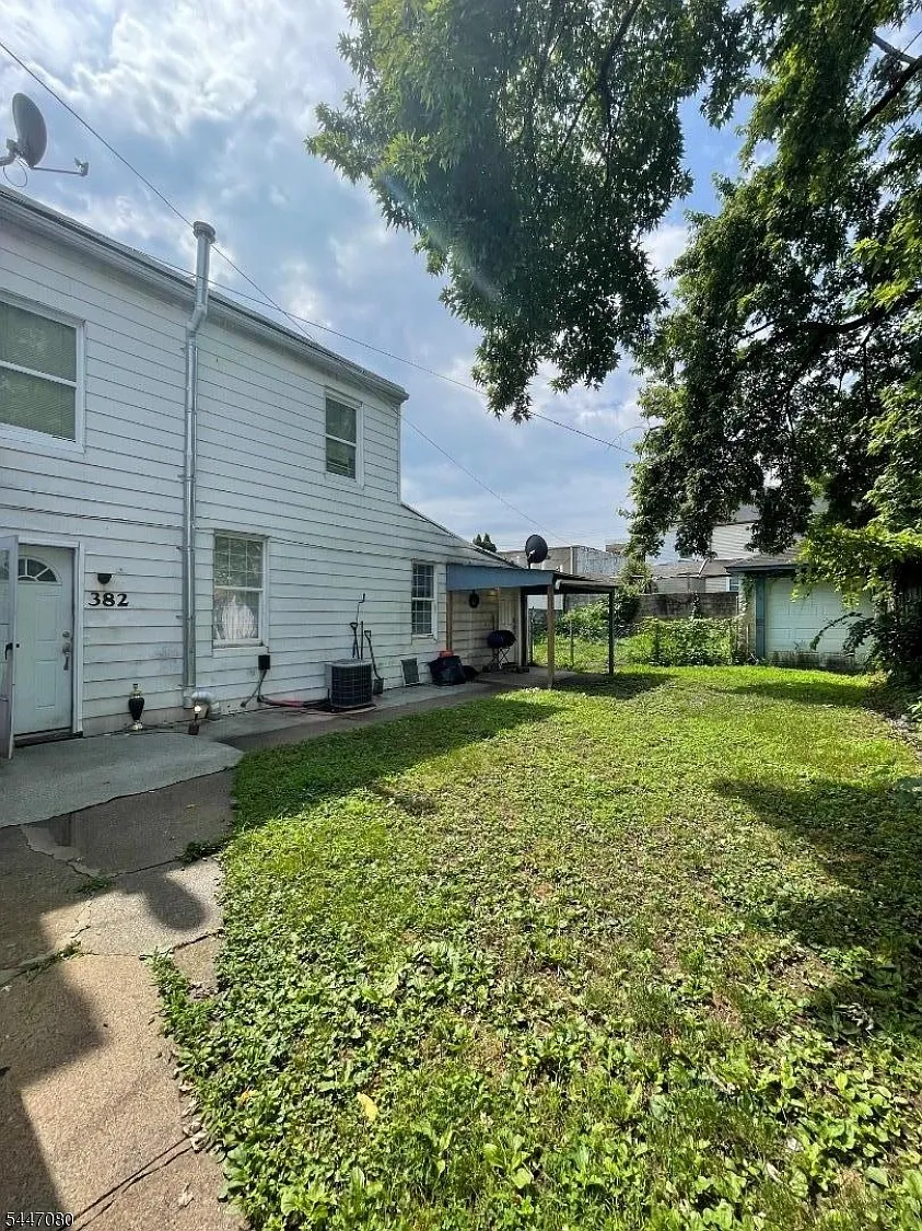 2 bed, 1.0 bath, $1,750 — Photo 1