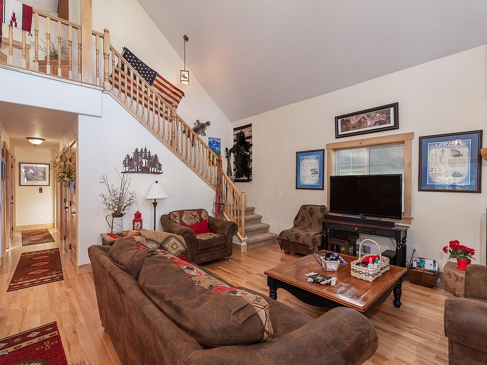 825 Streamside St Driggs, ID, 83422 Apartments for Rent Zillow