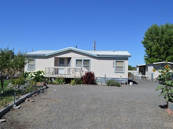 3rd image of 2010 SE Rose Ln