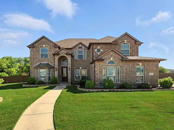 2nd image of 1523 Diamond Creek Ln