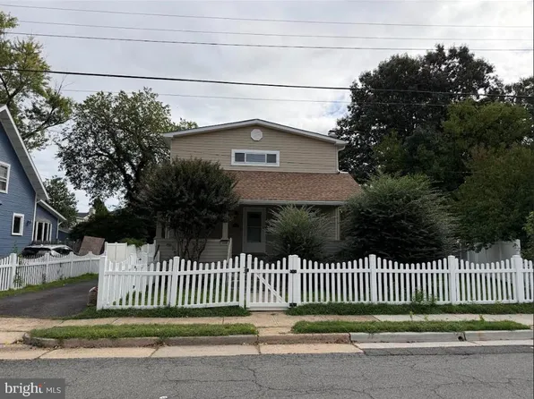 2501 Dewitt Ave, Alexandria, VA 22301