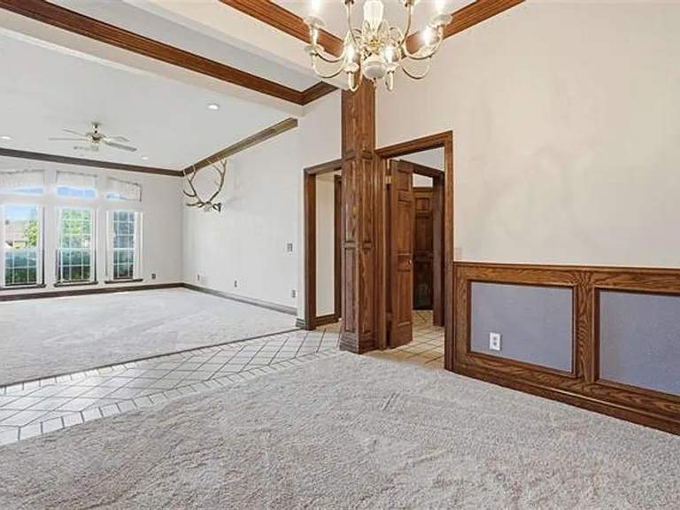 3006 NE Heritage Dr — Photo 13