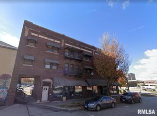 421 13th St APT 102, Moline, IL 61265