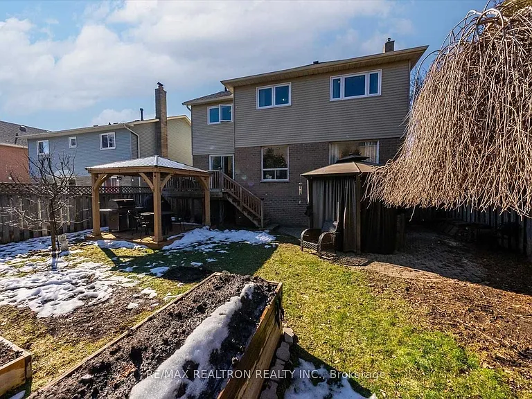 68 Flint Cres #UPPER — Photo 34