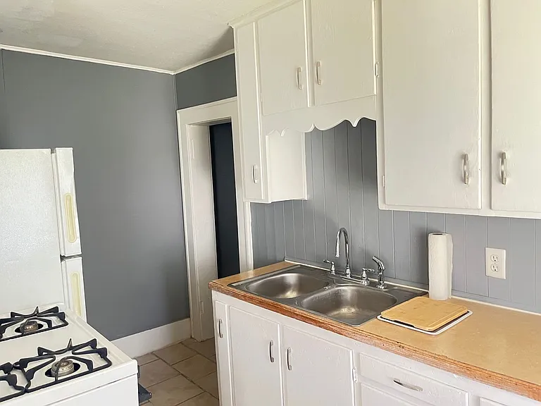 628 W Locust Ave — Photo 4