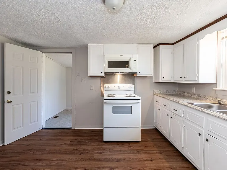 307 Olivia Ln — Photo 16