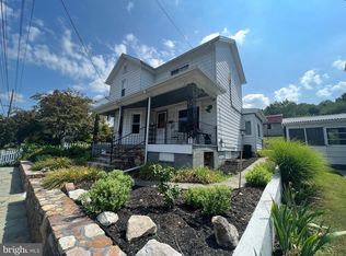 290 Harrison Ave, Berkeley Springs, WV 25411