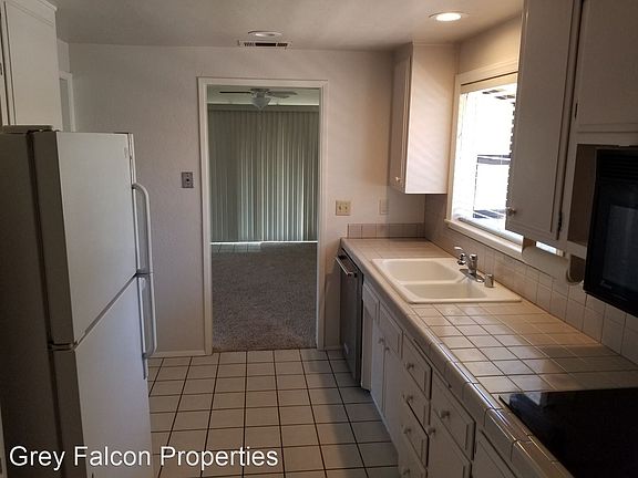 5th image of 16741 Obispo Ln