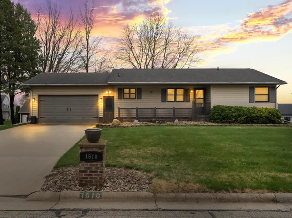 1510 Cantebury Cir, Grundy Center, IA 50638
