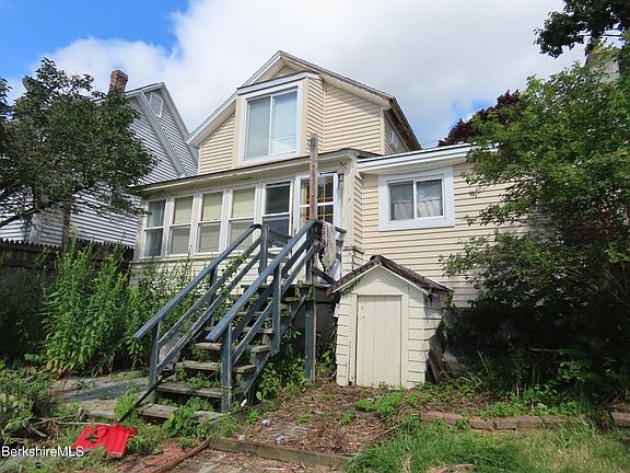 2nd image of 15 Meadow St