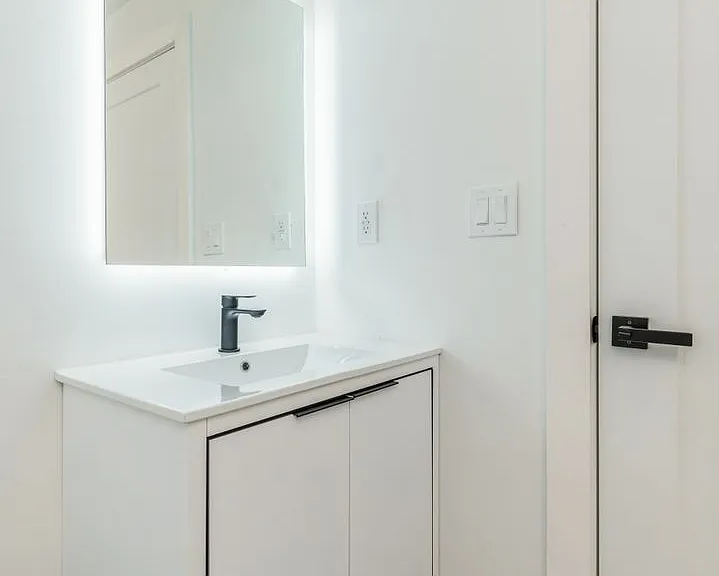 Artist's View 734 S 17th St — Photo 14
