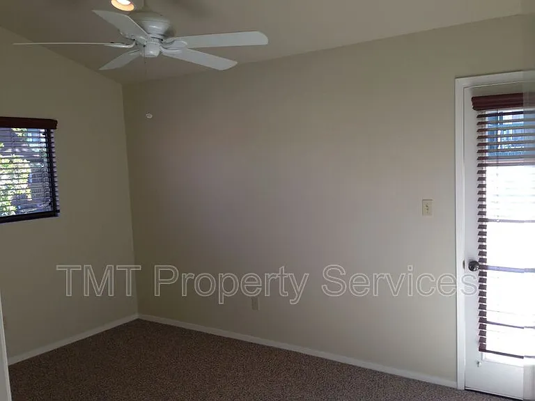 881D Peach St — Photo 6