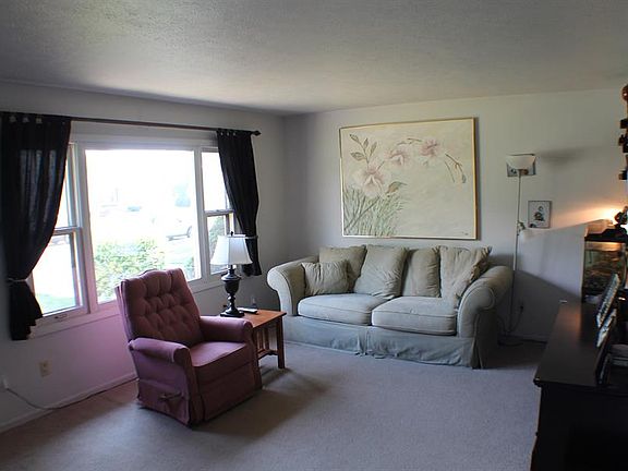 3rd image of 27345 Lamplighter Ln