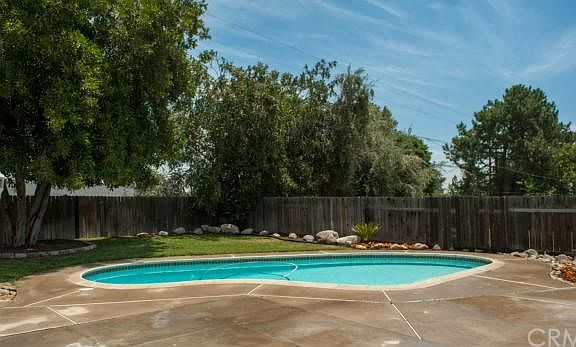 4th image of 1478 N Tulare Way