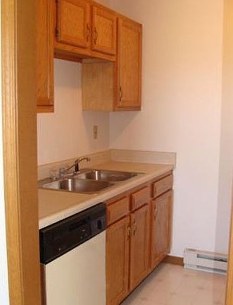 5th image of 2803 S Beck Ln APT 10