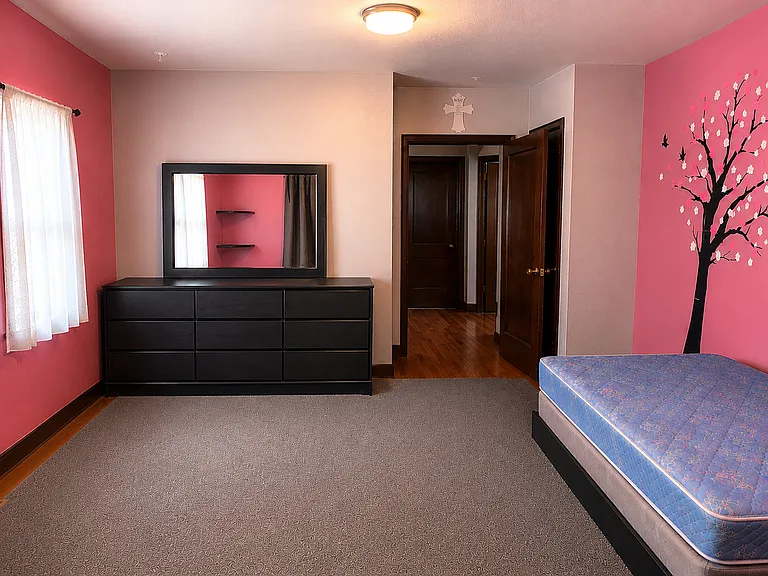 527 E Hoffman Ave — Photo 8