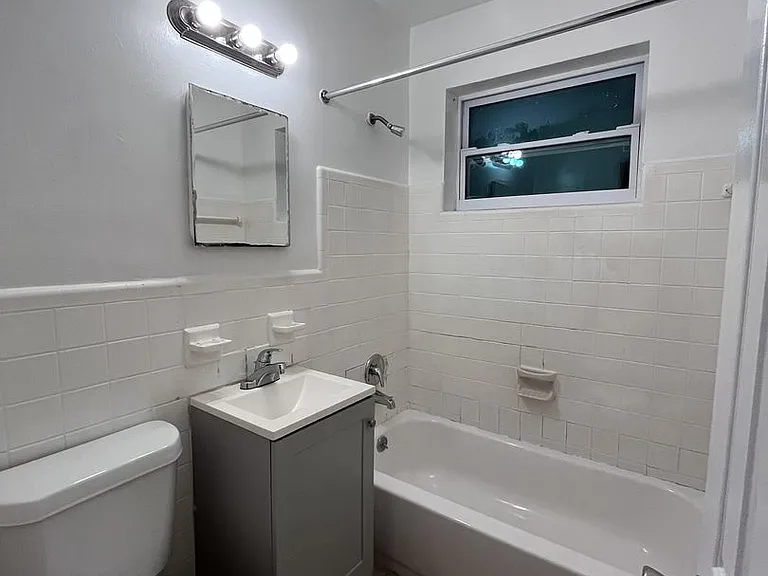 107 SW 18th Ave — Photo 13