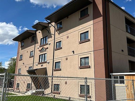 2nd image of 607 10th St #306