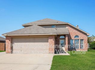 329 Beaumont Dr, Weatherford, TX 76086