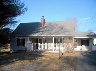 1237 Memorial Dr, Pulaski, VA 24301