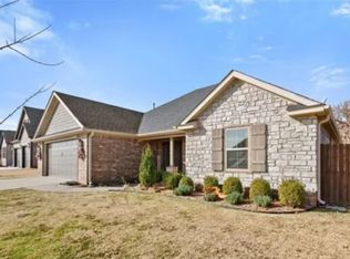 389 Lazzari St, Springdale, AR 72762
