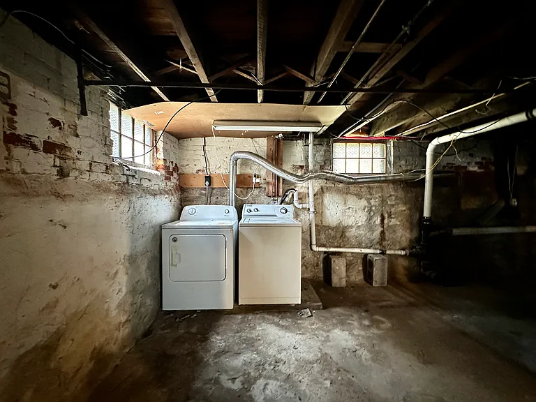170 Alabama Ave — Photo 31
