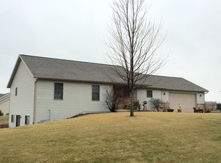 237 Donovan Cir, Rosendale, WI 54974