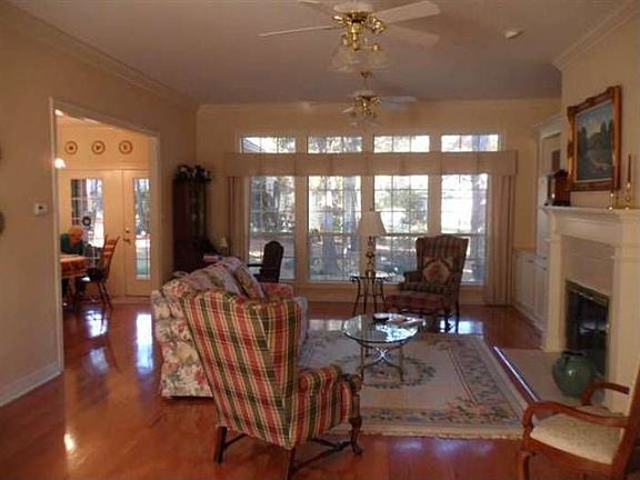 1633 Pineview