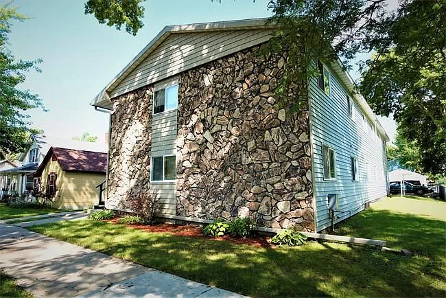 919 Johnson St #3 — Photo 6