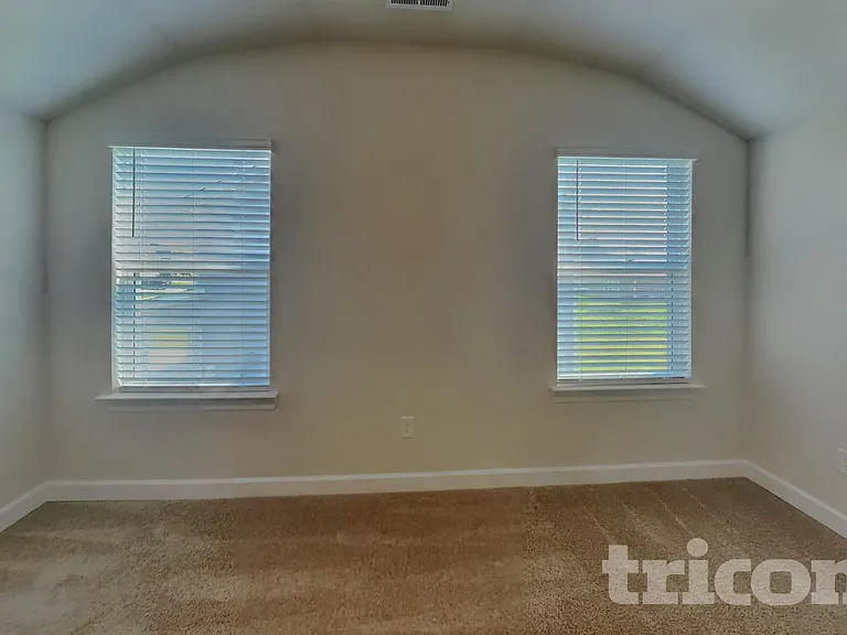 2402 Valverde Way — Photo 11
