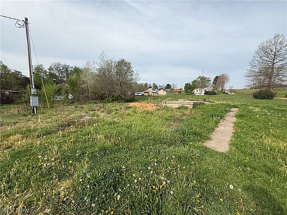 3rd image of 42135 W Union Rd
