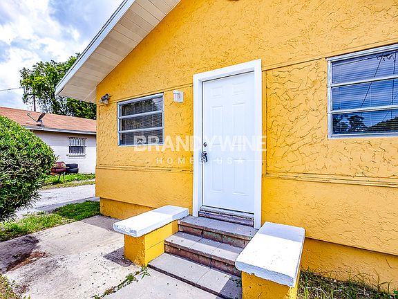 4th image of 3212 E Ellicott St