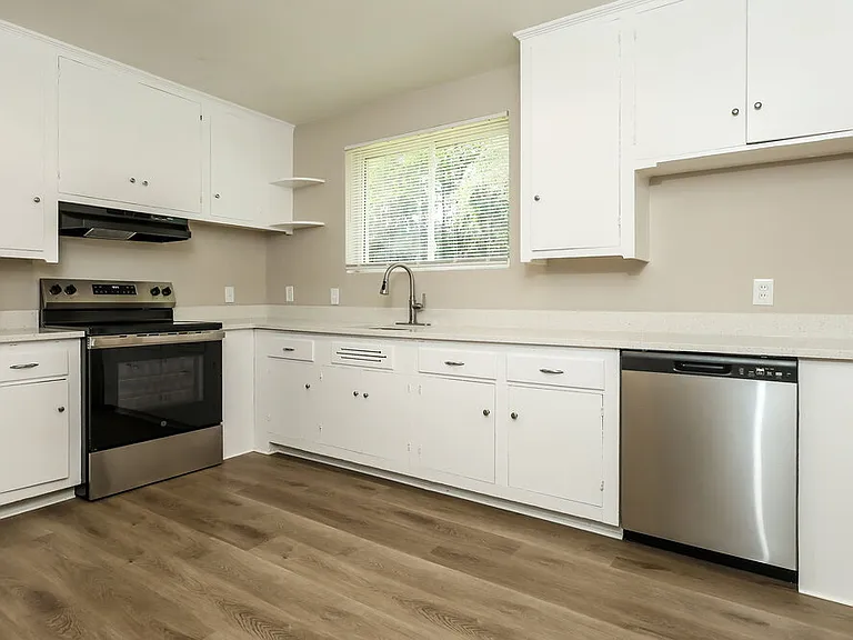 5220 Seaspray Ave — Photo 4